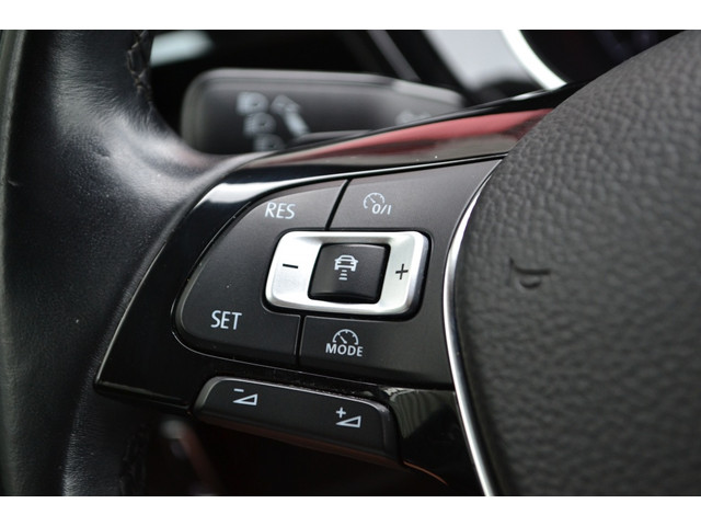 Volkswagen Touran 1.4 TSI DSG Highline LED ACC Trekhaak Automaat