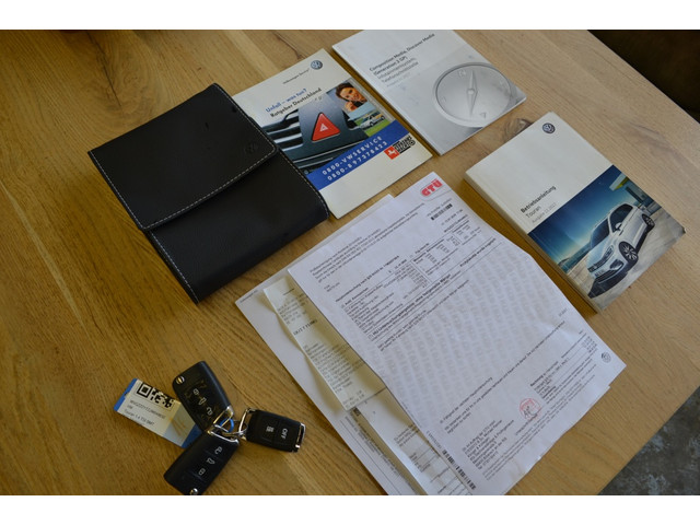 Volkswagen Touran 1.4 TSI DSG Highline LED ACC Trekhaak Automaat