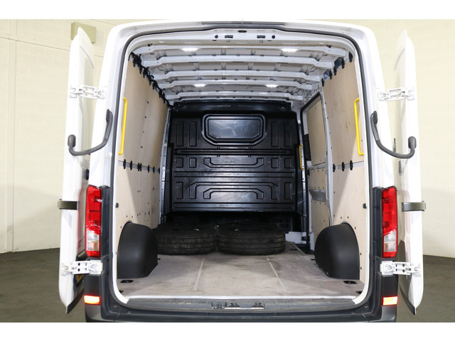 Volkswagen Crafter 2.0 TDI 140pk L3 H2 Automaat Navigatie Camera Led