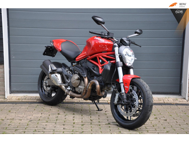 ducati-monster-821-abs-zeer-net-exemplaar
