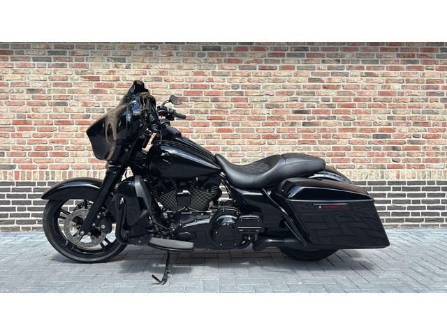 harley-davidson-street-glide-103-cvo-streetglide-5hd-flhx-flhxs