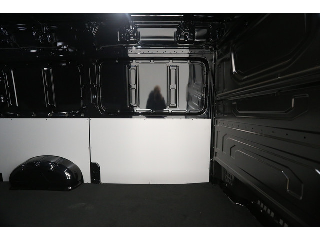 Volkswagen Crafter 2.0 TDI DSG HIGHLINE EXCLUSIVE L3H3 | FACELIFT MODEL | BPM VRIJ | NIEUW 3000KG TREKHAAK VIRTUAL ADAPTIVE CRUISE LED 140PK CARPLA