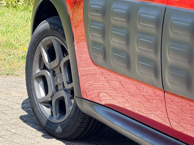 Citroen C4 Cactus 1.2 e-THP PureTech 110pk Shine - Rouge Aden - Camera Cruise Clima