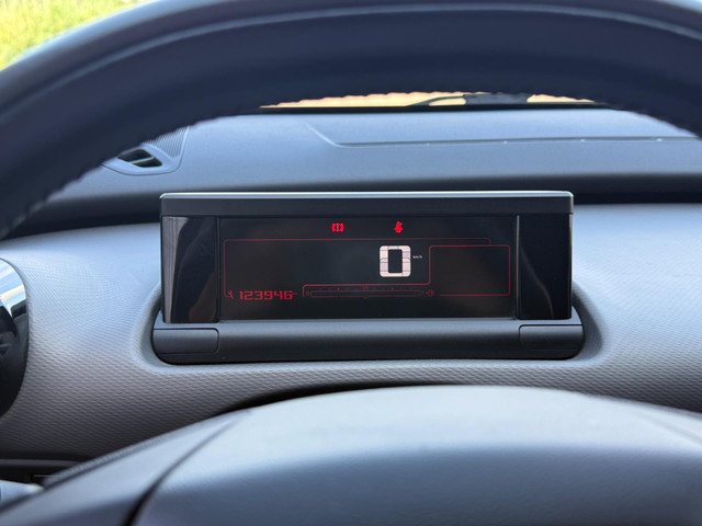 Citroen C4 Cactus 1.2 e-THP PureTech 110pk Shine - Rouge Aden - Camera Cruise Clima