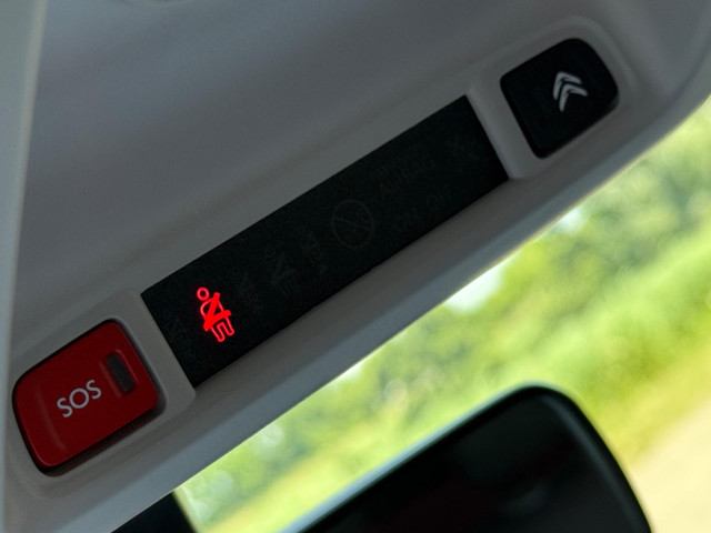 Citroen C4 Cactus 1.2 e-THP PureTech 110pk Shine - Rouge Aden - Camera Cruise Clima