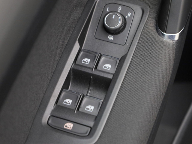 Volkswagen Touran 1.4 TSI 110kW 150PK Comfortline DSG 7-Persoons · Navigatie · Trekhaak · Apple Car Play ·