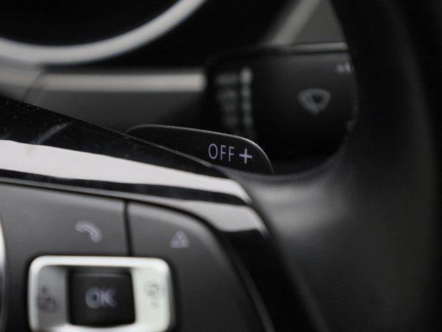 Volkswagen Touran 1.4 TSI 110kW 150PK Comfortline DSG 7-Persoons · Navigatie · Trekhaak · Apple Car Play ·