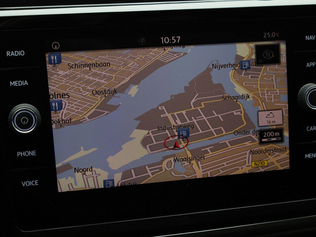 Volkswagen Touran 1.4 TSI 110kW 150PK Comfortline DSG 7-Persoons · Navigatie · Trekhaak · Apple Car Play ·