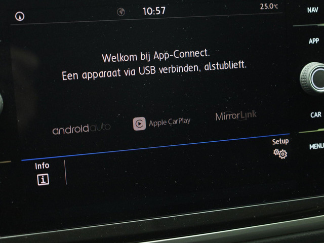 Volkswagen Touran 1.4 TSI 110kW 150PK Comfortline DSG 7-Persoons · Navigatie · Trekhaak · Apple Car Play ·