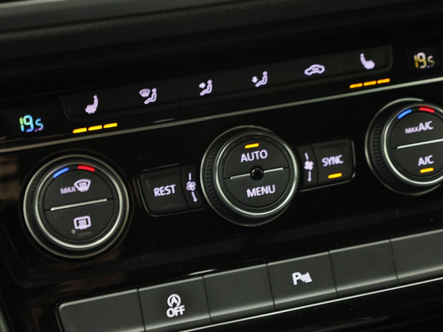 Volkswagen Touran 1.4 TSI 110kW 150PK Comfortline DSG 7-Persoons · Navigatie · Trekhaak · Apple Car Play ·