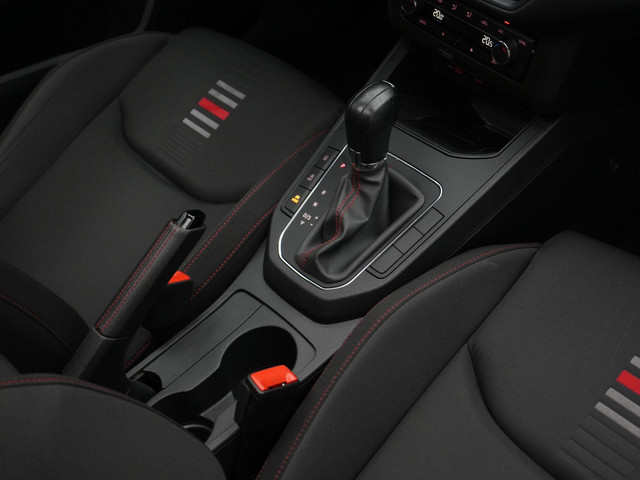 Seat Ibiza 1.0 TSI 110 pk DSG FR Business Intense | Panoramadak | Adaptief onderstel | Navigatie | Keyless Entry