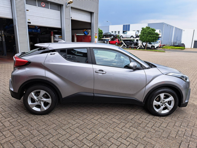 toyota-c-hr-1.2-dynamic-automaat-1100kg-trekgewicht-adaptive-cruise-control-achteruitrijcamera