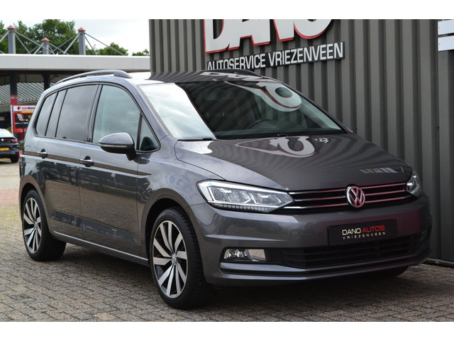 volkswagen-touran-1.4-tsi-comfortline-7p-navi-camera-led-18---inch