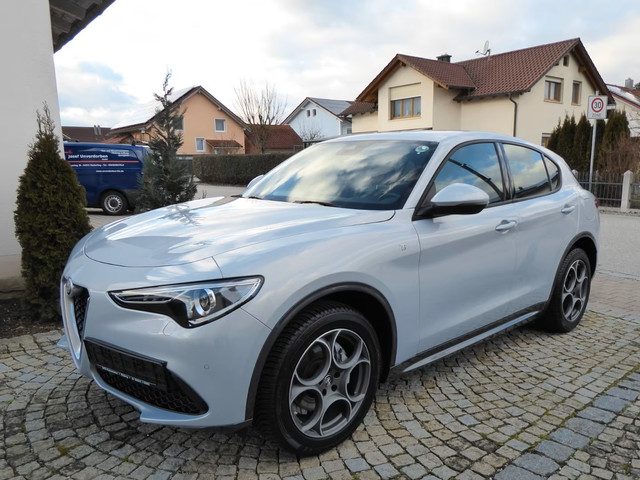 alfa-romeo-stelvio-2.0t-q4-ti-206kw-280pk--bi-xenon-led--navi---leder--acc--19-inch-lmv--mem--1e-eig---18.700-km---unfallfrei---informeer