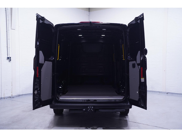 Volkswagen Crafter 2.0 TDI 140 pk DSG Aut. L3H2 nwe Model, Navi LED Koplampen, 270 Graden Deuren, PDC V+A, BPMK vrij, 3-Zits