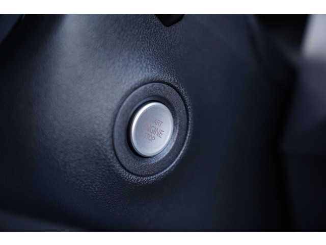 Volkswagen Crafter 2.0 TDI 140 pk DSG Aut. L3H2 nwe Model, Navi LED Koplampen, 270 Graden Deuren, PDC V+A, BPMK vrij, 3-Zits