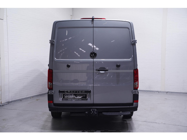 Volkswagen Crafter 2.0 TDI 140 pk L3H2 DSG Aut. Nwe Model BPM vrij, Navi, Camera, Trekhaak 3.000 kg, LED Koplampen, 3-Zits