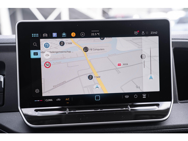 Volkswagen Crafter 2.0 TDI 140 pk L3H2 DSG Aut. Nwe Model BPM vrij, Navi, Camera, Trekhaak 3.000 kg, LED Koplampen, 3-Zits