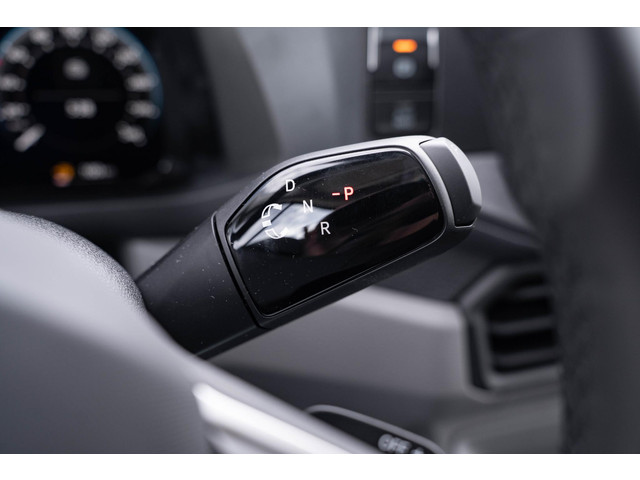 Volkswagen Crafter 2.0 TDI 140 pk L3H2 DSG Aut. Nwe Model BPM vrij, Navi, Camera, Trekhaak 3.000 kg, LED Koplampen, 3-Zits