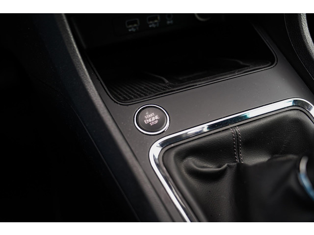Seat Ateca 1.0 EcoTSI Style Business Intense | LED koplampen | Achteruitrijcamera | Climatronic airco | Multifunctioneel stuur |