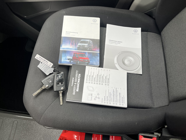 Volkswagen Crafter 35 2.0 TDI DC Open laadbak Airco Cruise controle Pick-up Euro 6 Parkeerhulp achter evt 2500kg trekgewicht 6 persoons p-up bakwag