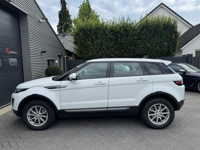land-rover-range-rover-evoque-2.0-si4-pure---camera---navigatie---trekhaak---lichtmetalen-velgen--