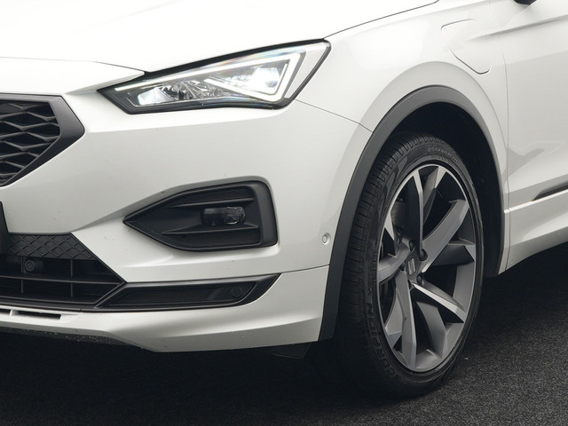Seat Tarraco 1.4 TSI e-Hybrid FR Plug in Hybrid 245pk PHEV | Trekhaak af Fabriek | Adaptive Cruise | 360 Camera | Half Lederen Sportstoelen M