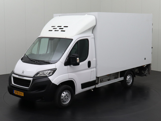 peugeot-boxer-2.2-bluehdi-140pk-koelbakwagen-laadklep---airco---cruise---dakspoiler---zijdeur