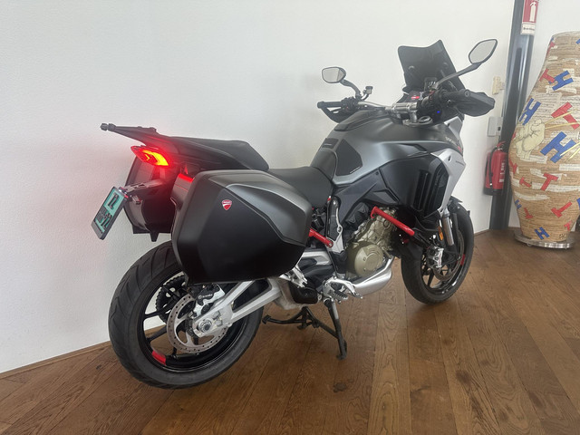 Ducati Multistrada V4 S Travel & Radar *FABRIEKSGARANTIE*NIEUWSTAAT*DEALER-OH*KOFFERS*