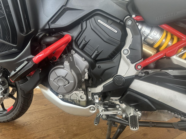 Ducati Multistrada V4 S Travel & Radar *FABRIEKSGARANTIE*NIEUWSTAAT*DEALER-OH*KOFFERS*