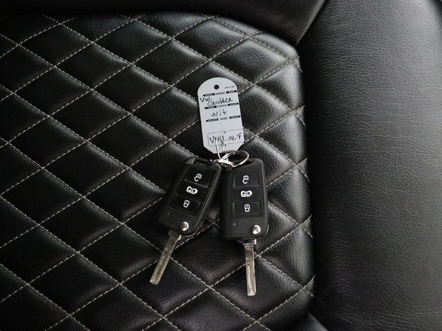 Volkswagen Crafter 2.0TDI 140PK DSG Automaat L3H3 Exclusive | Leder | Led | Navigatie | Camera | 3000Kg Trekhaak