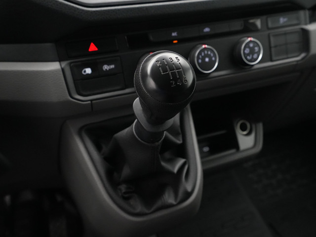 Volkswagen Crafter 30 2.0 TDI L3H2 Trendline Trekhaak Navigatie Carplay Cruise