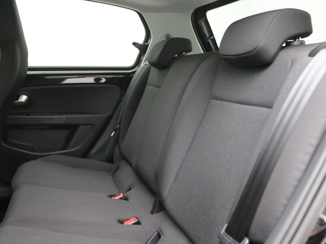 Volkswagen e-up! Max 260 km range Cruise, CCS, Stoel- en voorruitverwarming, achteruitrijcamera, Parkeerhulp achter, 15'' lichtmetaal