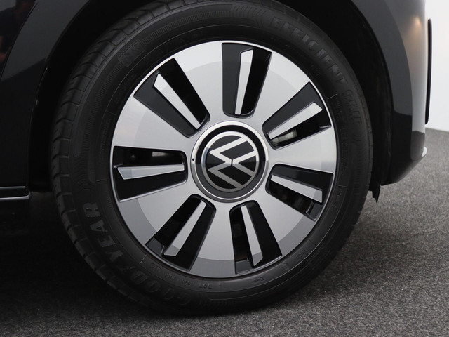 Volkswagen e-up! Max 260 km range Cruise, CCS, Stoel- en voorruitverwarming, achteruitrijcamera, Parkeerhulp achter, 15'' lichtmetaal
