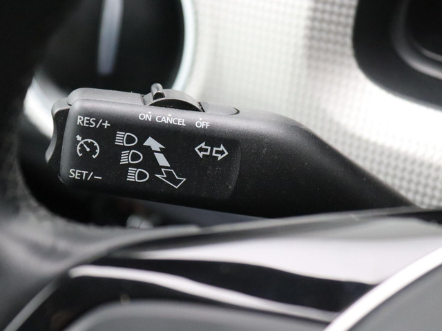 Volkswagen e-up! Max 260 km range Cruise, CCS, Stoel- en voorruitverwarming, achteruitrijcamera, Parkeerhulp achter, 15'' lichtmetaal