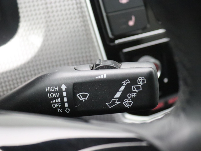 Volkswagen e-up! Max 260 km range Cruise, CCS, Stoel- en voorruitverwarming, achteruitrijcamera, Parkeerhulp achter, 15'' lichtmetaal