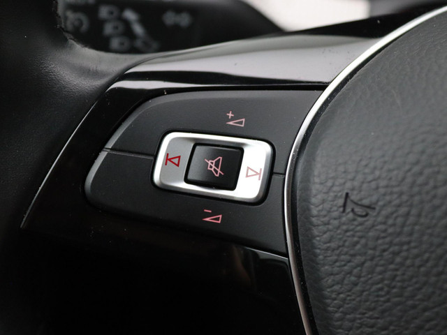 Volkswagen e-up! Max 260 km range Cruise, CCS, Stoel- en voorruitverwarming, achteruitrijcamera, Parkeerhulp achter, 15'' lichtmetaal