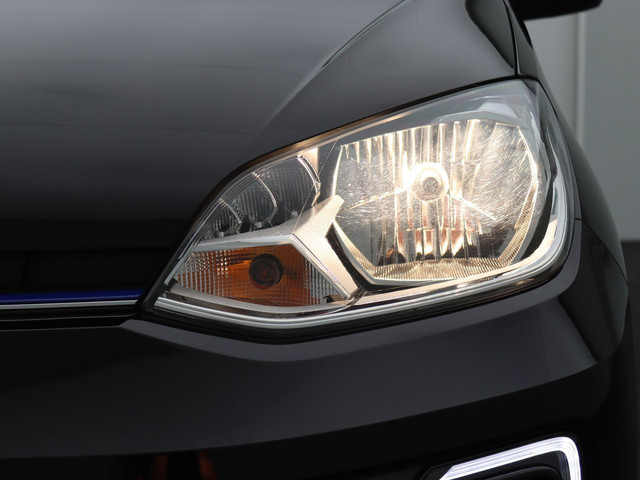 Volkswagen e-up! Max 260 km range Cruise, CCS, Stoel- en voorruitverwarming, achteruitrijcamera, Parkeerhulp achter, 15'' lichtmetaal