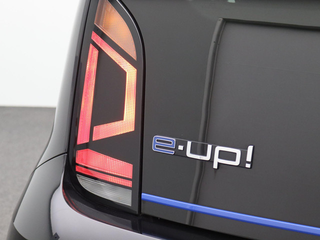 Volkswagen e-up! Max 260 km range Cruise, CCS, Stoel- en voorruitverwarming, achteruitrijcamera, Parkeerhulp achter, 15'' lichtmetaal