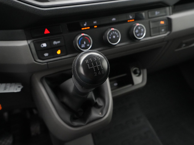 Volkswagen Crafter 35 2.0 TDI L3H3 Highline EURO VI Trekhaak Betimmering App. Camera