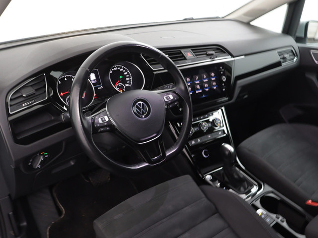 Volkswagen Touran 1.5 TSI Highline 7p Automaat | Stoelverwarming | Adaptive Cruise Control | Parkeersensoren | Apple CarPlay