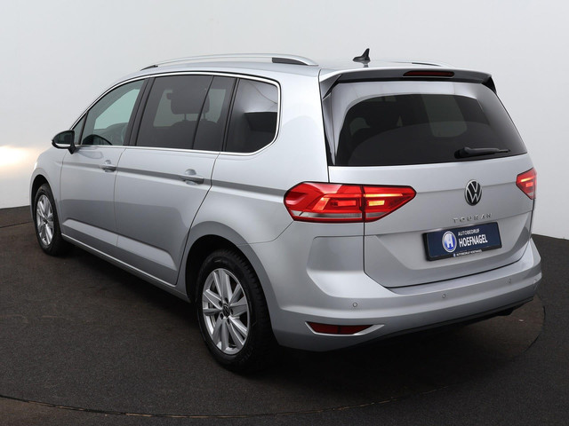 Volkswagen Touran 1.5 TSI Highline 7p Automaat | Stoelverwarming | Adaptive Cruise Control | Parkeersensoren | Apple CarPlay