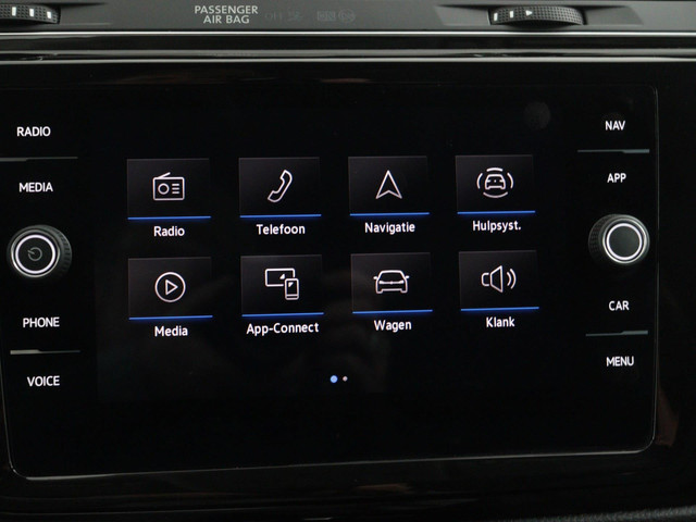 Volkswagen Touran 1.5 TSI Highline 7p Automaat | Stoelverwarming | Adaptive Cruise Control | Parkeersensoren | Apple CarPlay