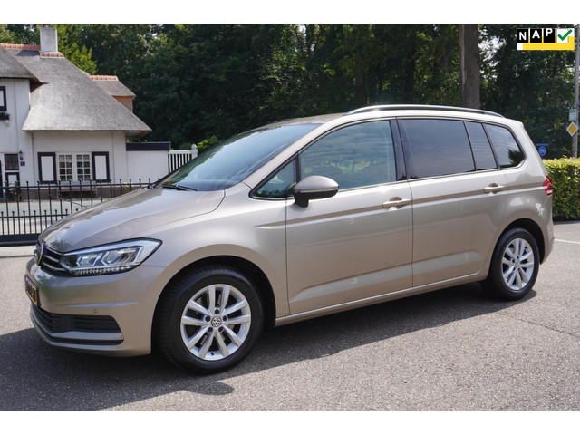 volkswagen-touran-1.0-tsi-highline-business-r-7pers-navi-pdc-lm-velgen