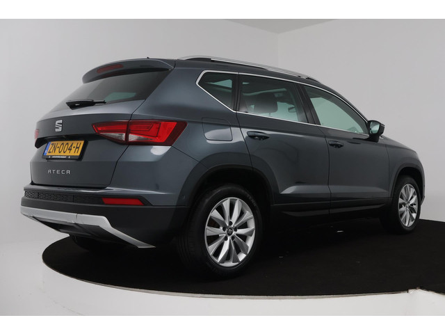 Seat Ateca 1.0 EcoTSI Style Business Intense (PANORAMADAK, STOELVERWARMING, DIGITALE COCKPIT, CAMERA, NAVIGATIE CARPLAY)