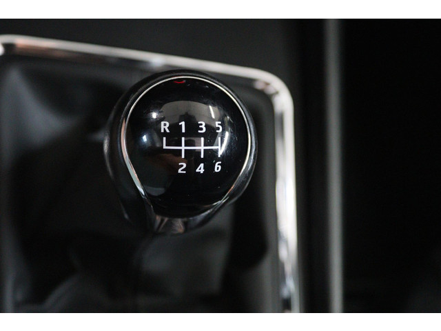 Seat Ateca 1.0 EcoTSI Style Business Intense (PANORAMADAK, STOELVERWARMING, DIGITALE COCKPIT, CAMERA, NAVIGATIE CARPLAY)