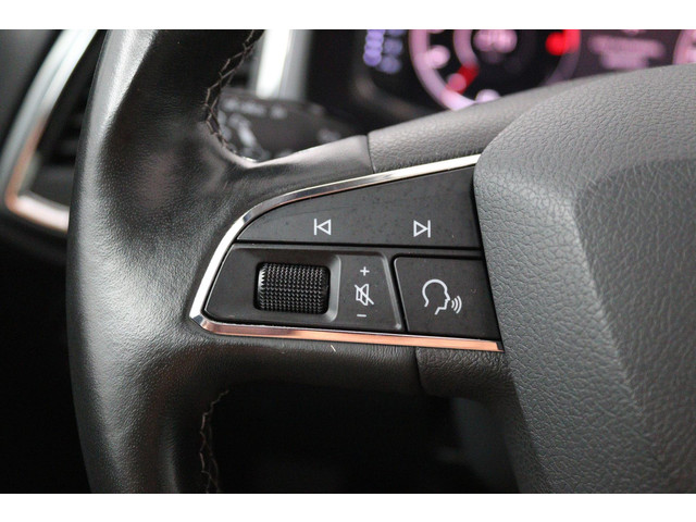 Seat Ateca 1.0 EcoTSI Style Business Intense (PANORAMADAK, STOELVERWARMING, DIGITALE COCKPIT, CAMERA, NAVIGATIE CARPLAY)