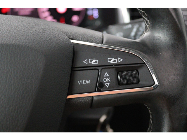 Seat Ateca 1.0 EcoTSI Style Business Intense (PANORAMADAK, STOELVERWARMING, DIGITALE COCKPIT, CAMERA, NAVIGATIE CARPLAY)