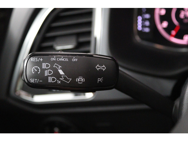 Seat Ateca 1.0 EcoTSI Style Business Intense (PANORAMADAK, STOELVERWARMING, DIGITALE COCKPIT, CAMERA, NAVIGATIE CARPLAY)