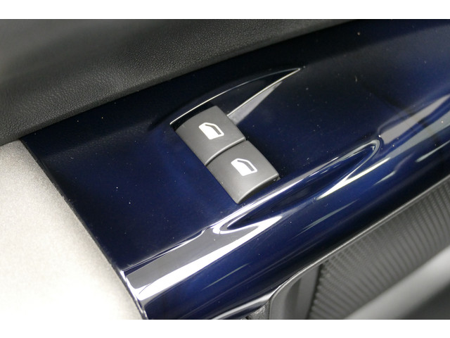 Citroen C4 Cactus 1.2 130pk Shine Plus. Camera, Navi, Clima, Cruise, StoelVerw, Haak 950kg